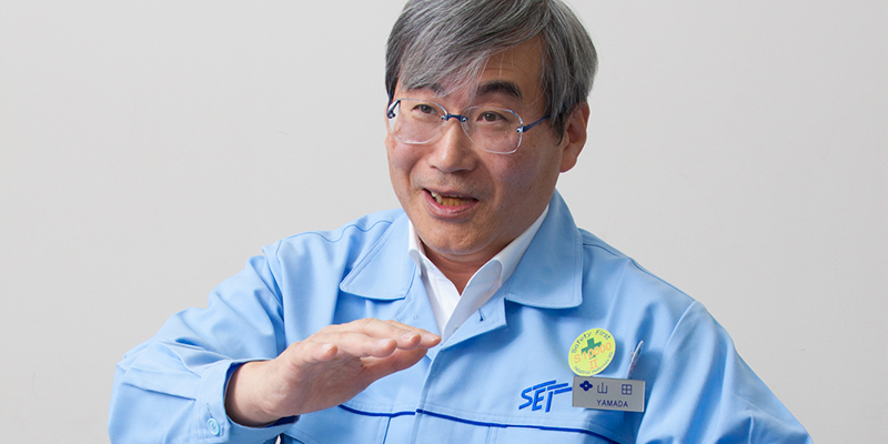 Masato Yamada supervises the entire prestressing steel business in Sumitomo Electric.