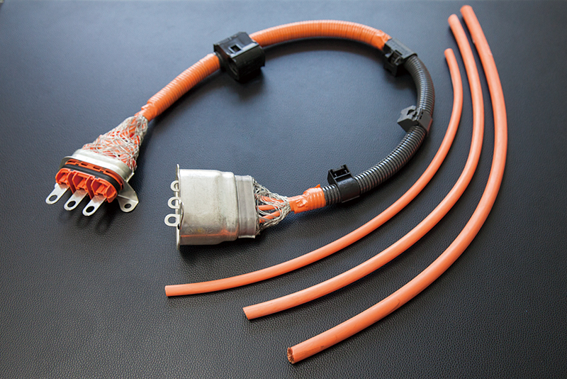 Heat-resistant high-voltage wires for electric and hybrid vehicles