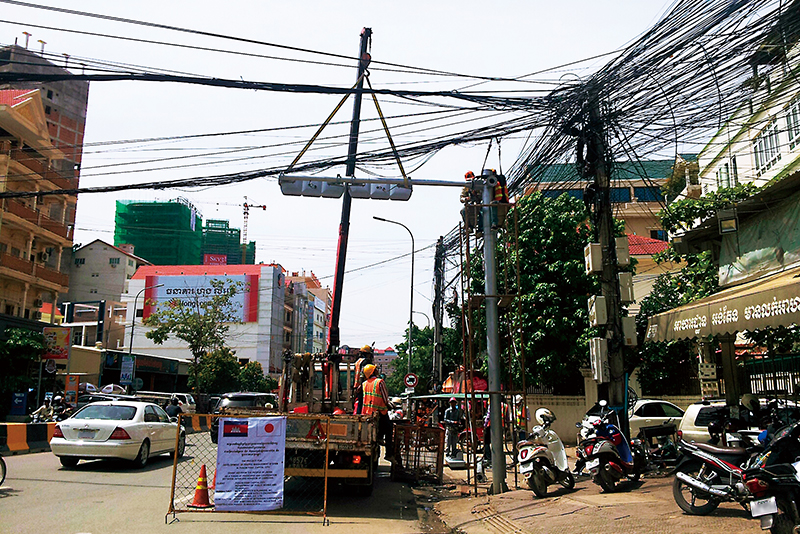 Construction was proceeded by unraveling tangled electric cables