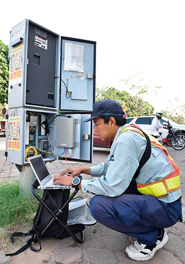 Traffic signal controller, connected with traffic control center via optical fiber cable, was tested carefully